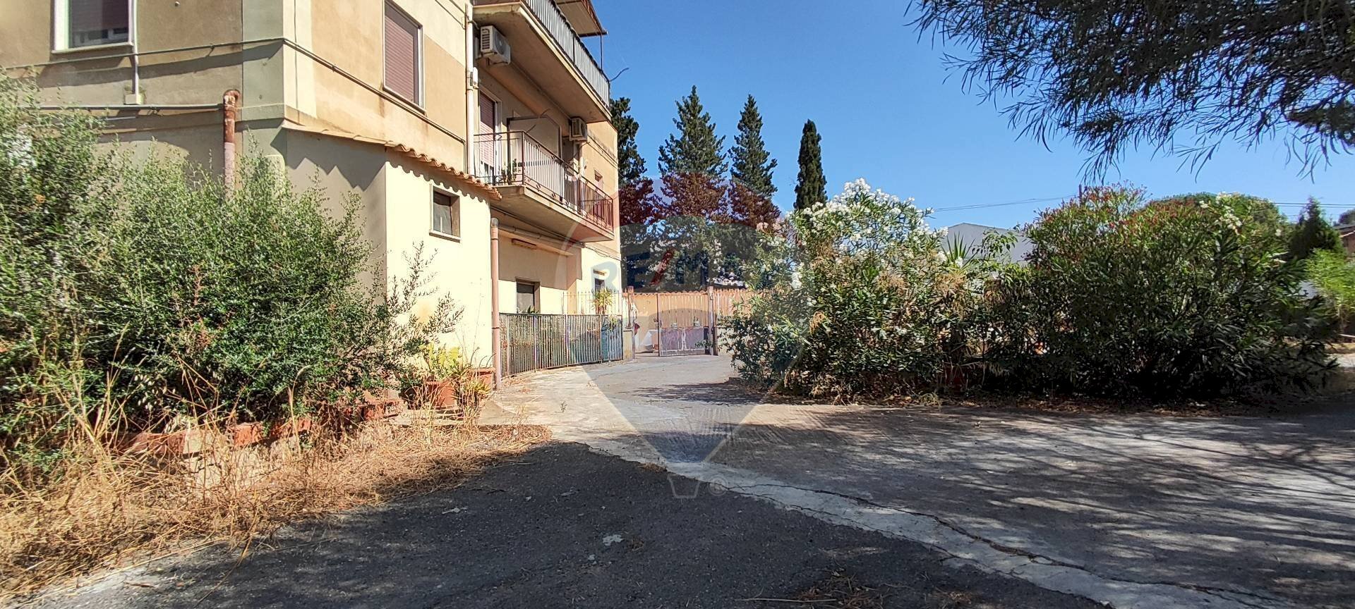 Edificio all\'aperto - Casa semi indipendente VIA UGO FOSCOLO
 
5, Caltagirone - foto 2