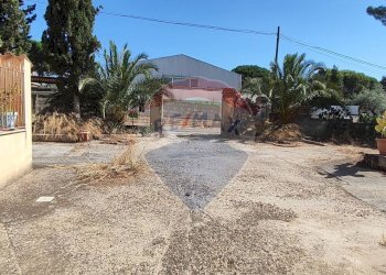 Giardino - Casa semi indipendente VIA UGO FOSCOLO
 
5, Caltagirone - foto 7