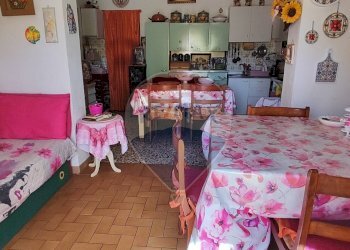 Sala da pranzo - Casa semi indipendente VIA UGO FOSCOLO
 
5, Caltagirone - foto 10