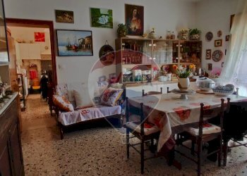 Sala da pranzo - Casa semi indipendente VIA UGO FOSCOLO
 
5, Caltagirone - foto 17