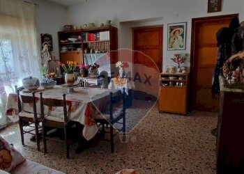 Sala da pranzo - Casa semi indipendente VIA UGO FOSCOLO
 
5, Caltagirone - foto 18