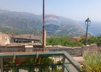 Vista delle montagne - Casa indipendente VICOLO IV VANELLAZZA
 
39, Forza d'Agrò - foto 25