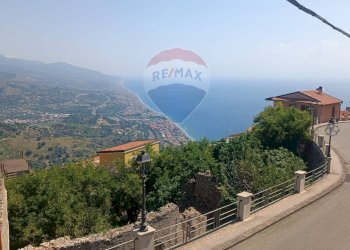 Vista delle montagne - Casa indipendente VICOLO IV VANELLAZZA
 
39, Forza d'Agrò - foto 48