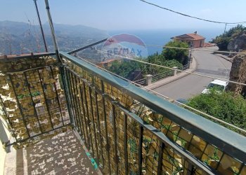Balcone - Casa indipendente VICOLO IV VANELLAZZA
 
39, Forza d'Agrò - foto 55