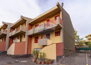 Edificio all\'aperto - Villa a Schiera VIA GIOVANNI GRASSO
 
5, Aci Castello - foto 1