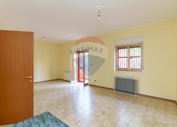 Stanza vuota - Villa a Schiera VIA GIOVANNI GRASSO
 
5, Aci Castello - foto 6