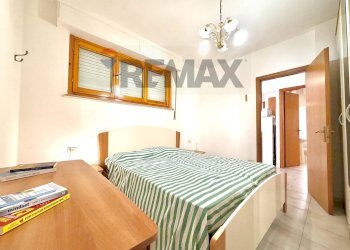 Camera / camera da letto - Bilocale Via Zambelli
 
1, Porto Azzurro - foto 8