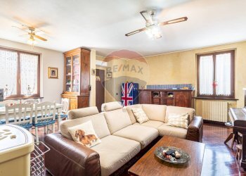 Sala da pranzo - Trilocale Via G. Garibaldi
 
1, Carpiano - foto 2