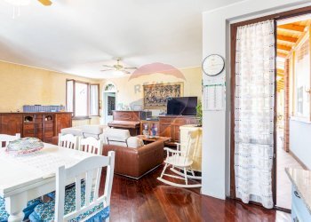 Sala da pranzo - Trilocale Via G. Garibaldi
 
1, Carpiano - foto 6