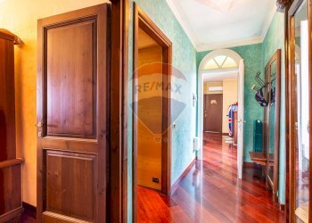 Hall / corridoio - Trilocale Via G. Garibaldi
 
1, Carpiano - foto 8