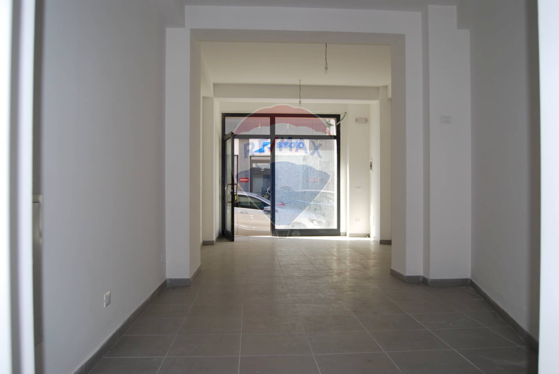 Stanza vuota - Locale Commerciale L'Aquila - foto 3