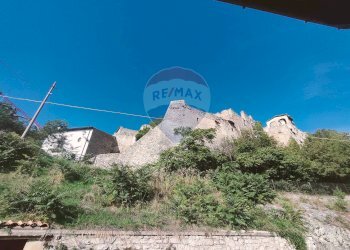 Vista delle montagne - Trilocale Via Dei Mori
 
21, Navelli - foto 4