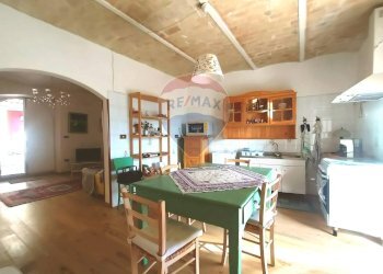 Sala da pranzo - Trilocale Via Dei Mori
 
21, Navelli - foto 10