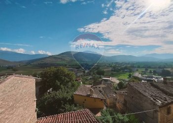 Vista delle montagne - Trilocale Via Dei Mori
 
21, Navelli - foto 24