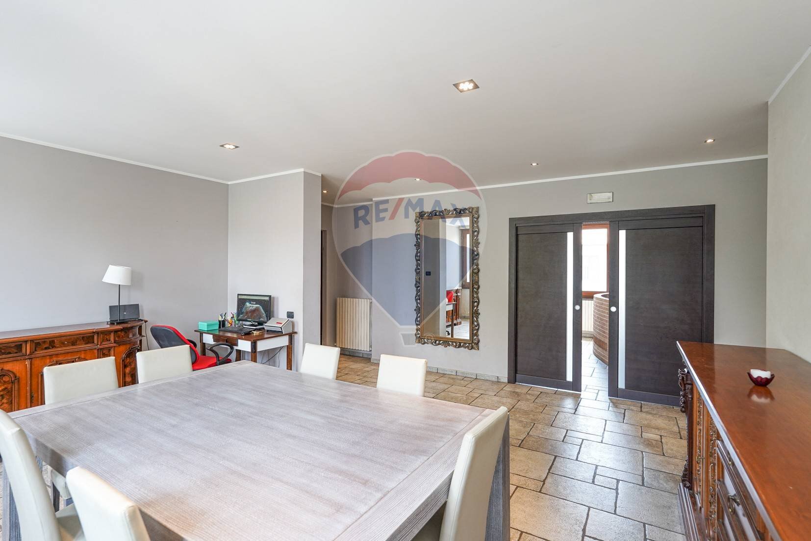 Sala da pranzo - Four-room apartment Via Cascine
 
11, Levate - photo 2