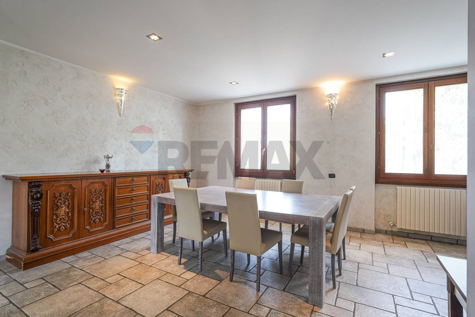 Sala da pranzo - Quadrilocale Via Cascine
 
11, Levate - foto 1