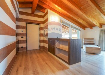 Hall / corridoio - Appartamento VIA CASCINE
 
11, Levate - foto 4