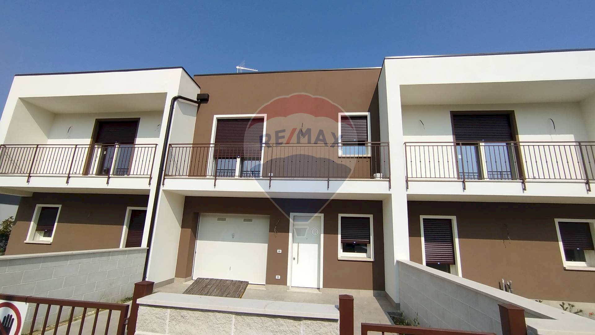 Edificio all\'aperto - Villa a Schiera Ferrara - foto 3