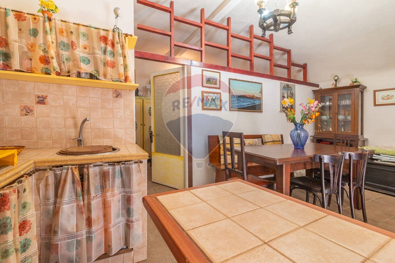 Cucina - Bilocale Via Del Fiore
 
45, Ischia di Castro - planimetria 1