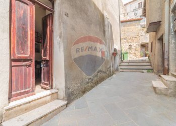 Edificio all\'aperto - Bilocale Via Del Fiore
 
45, Ischia di Castro - foto 4