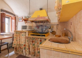 Cucina - Bilocale Via Del Fiore
 
45, Ischia di Castro - foto 12