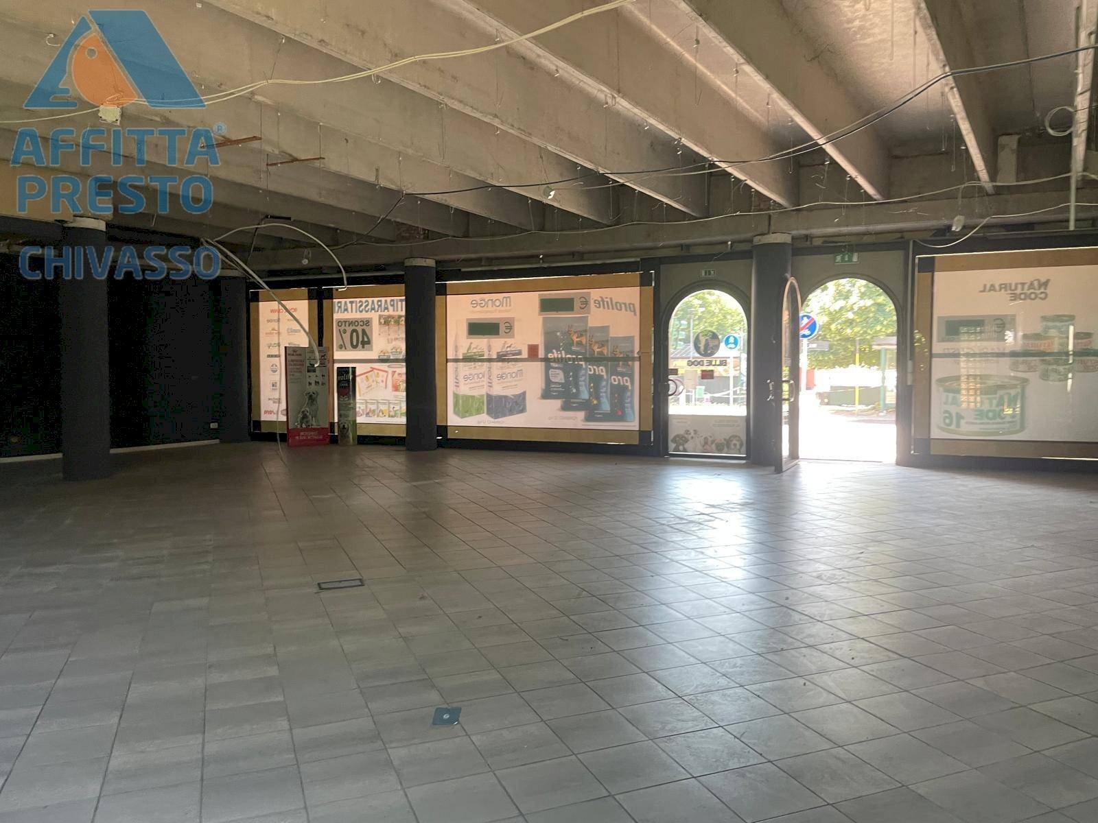 Foto 3 - Negozio Corso G Ferraris
55, Chivasso - foto 3