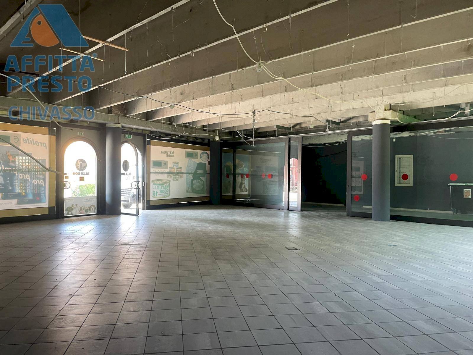 Foto 2 - Negozio Corso G Ferraris
55, Chivasso - foto 2