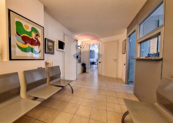 Hall / corridoio - Ufficio Via Largo Guido Camussi
 
2, Gallarate - foto 8