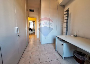 Hall / corridoio - Ufficio Via Largo Guido Camussi
 
2, Gallarate - foto 15