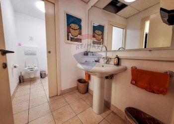 Bagno - Ufficio Via Largo Guido Camussi
 
2, Gallarate - foto 16