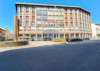 Edificio all\'aperto - Ufficio Via Largo Guido Camussi
 
2, Gallarate - foto 23