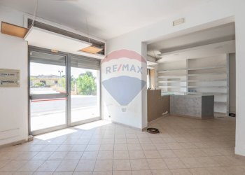 Stanza vuota - Locale Commerciale via Sorda Scicli
 
8 /10 /12, Modica - foto 18