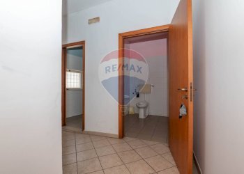 Hall / corridoio - Locale Commerciale via Sorda Scicli
 
8 /10 /12, Modica - foto 19