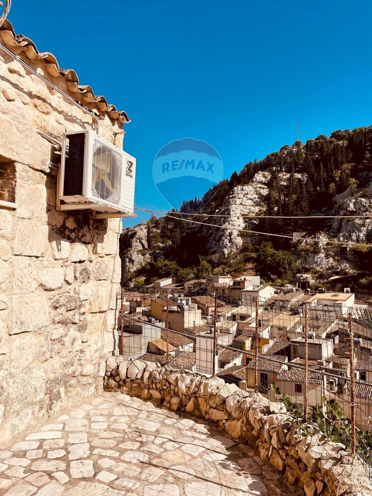 Vista delle montagne - Casa indipendente Via Spana
 
19, Scicli - foto 3