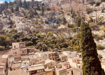 Vista delle montagne - Casa indipendente Via Spana
 
19, Scicli - foto 9