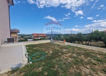 Giardino - Semi-detached house Via S. Chiara
 
4, Bucchianico - photo 34