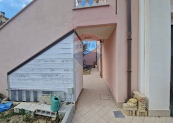 Edificio all\'aperto - Semi-detached house Via S. Chiara
 
4, Bucchianico - photo 35