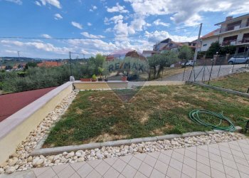 Giardino - Semi-detached house Via S. Chiara
 
4, Bucchianico - photo 37