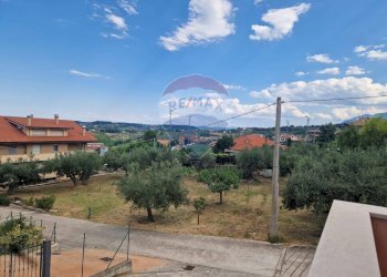 Edificio all\'aperto - Semi-detached house Via S. Chiara
 
4, Bucchianico - photo 43