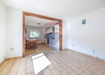 Sala da pranzo - Casa indipendente Via Val Di Foro
 
69, Casacanditella - foto 16