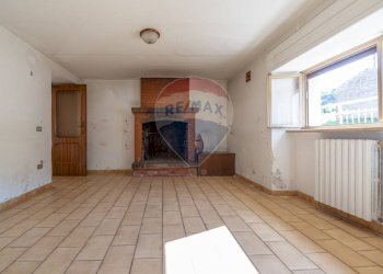 Stanza vuota - Casa indipendente Via Val Di Foro
 
69, Casacanditella - foto 19