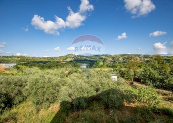 Vista delle montagne - Casa indipendente Via Val Di Foro
 
69, Casacanditella - foto 26
