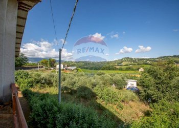 Vista delle montagne - Casa indipendente Via Val Di Foro
 
69, Casacanditella - foto 30
