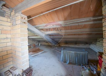 Dispensa di stoccaggio - Casa indipendente Via Val Di Foro
 
69, Casacanditella - foto 33