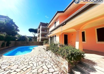 esterno con piscina - Villa Via Trieste, Camaiore - foto 79