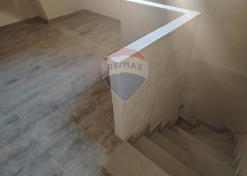 Scale - Casa indipendente Lizzanello - foto 4