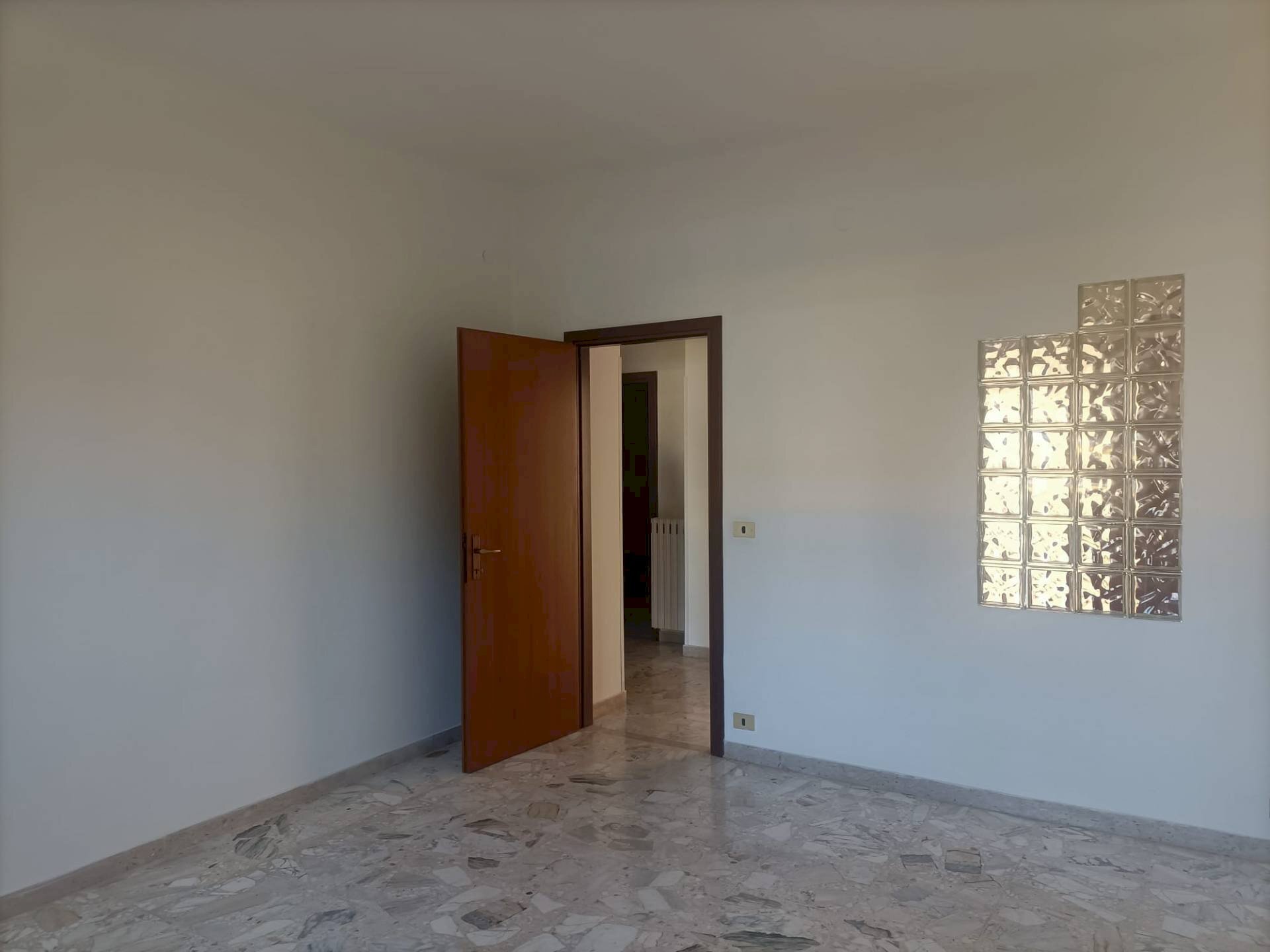 Foto 3 - Quadrilocale Via Crotone
 
13, Taranto - foto 3