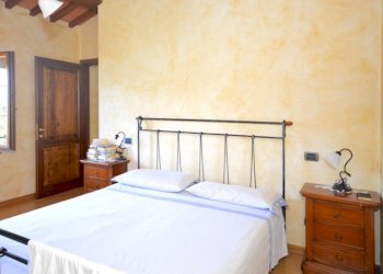 Rustic Strada del Lago, Chiusi - photo 8