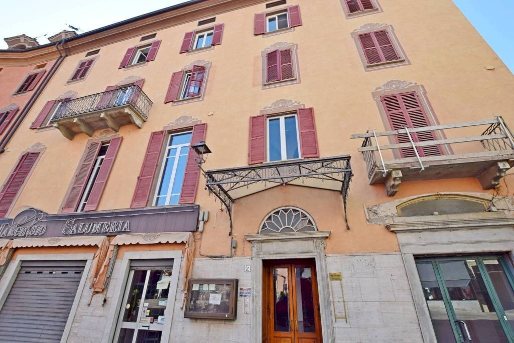 Facciata - Trilocale piazza Cesare Battisti, 2, Mondovì - foto 1