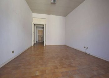 Camera da letto - Trilocale piazza Cesare Battisti, 2, Mondovì - foto 17
